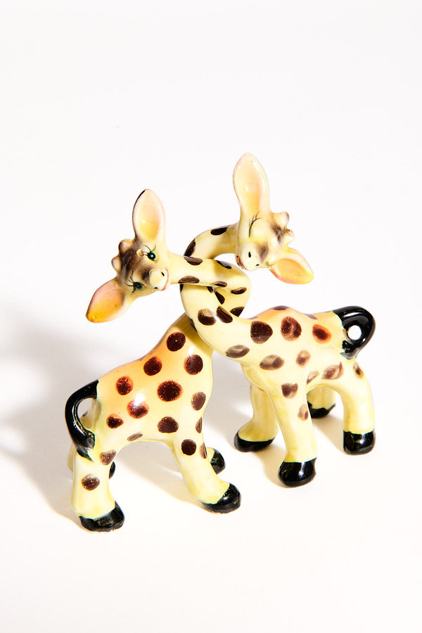 Giraffe Couple Salt Pepper Shakers