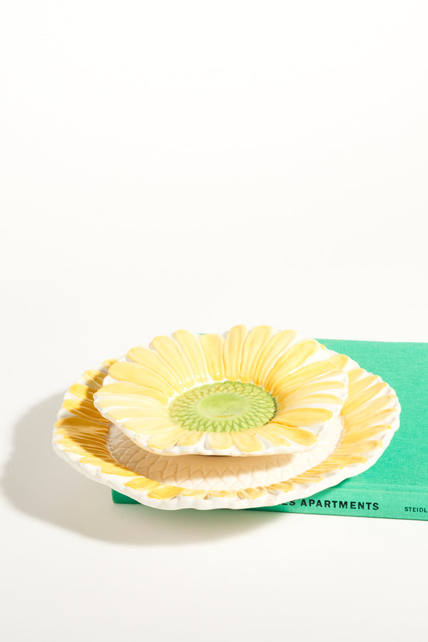 Italian Daisy Nesting Plates Set of Two