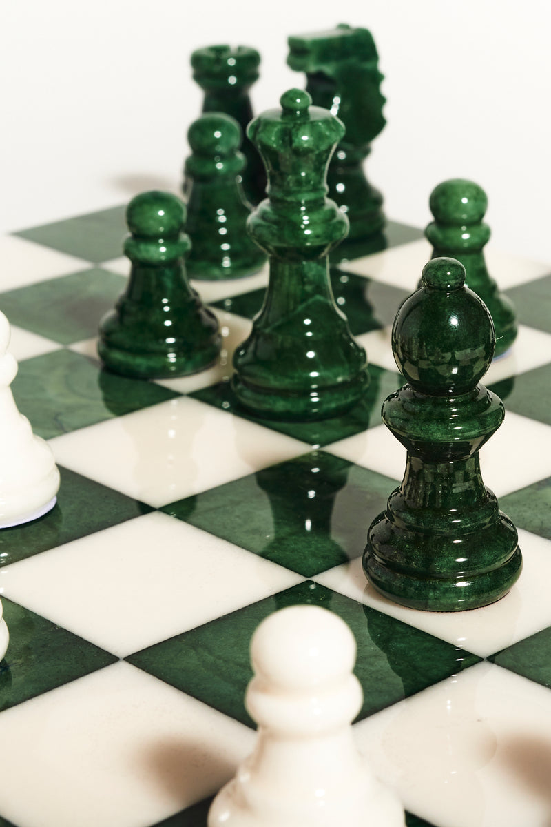 Italian Forest Green/White Large Alabaster Chess Set